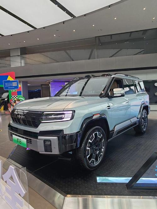 重庆324比亚迪方程豹硬派越野的爆款，英菲尼迪35周年与你共成长